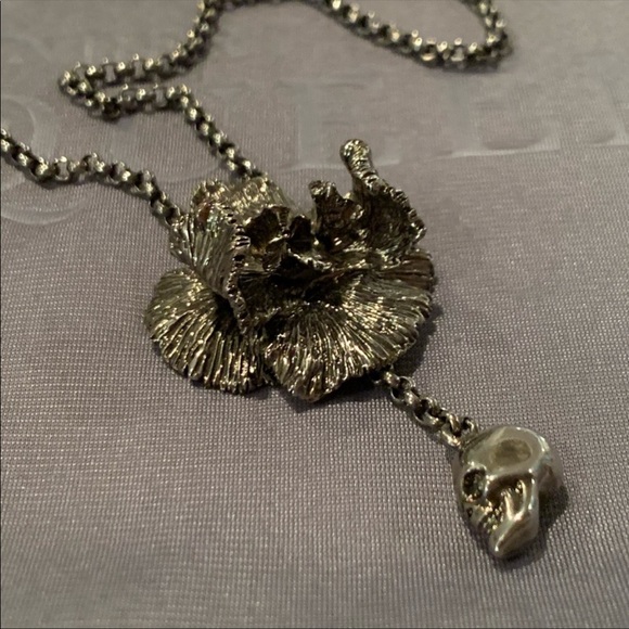Alexander McQueen Necklace - Picture 6 of 17